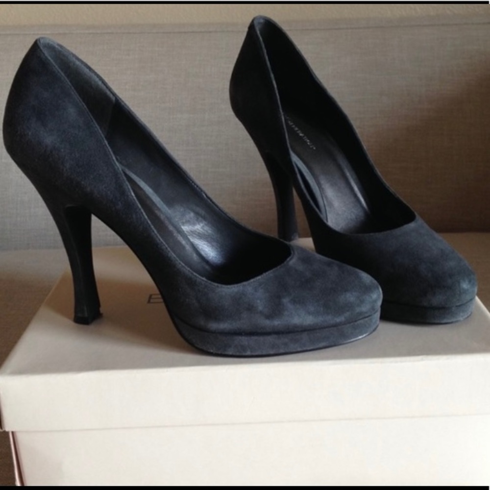 Round toe suede BCBGeneration